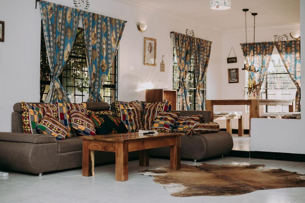 Mambo Arusha Hostel ภายนอก รูปภาพ